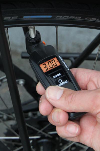 SKS Airchecker 2. Generation schwarz-silber-schwarz  Produktbild 2