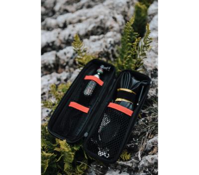 ELITE ELITE Flaschenbox Takuin Rainproof Schwarz-Rot 750 ml Produktbild 1